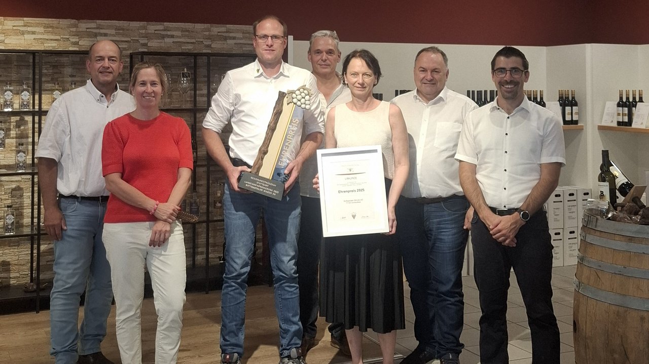 Regierungspräsidentin Susanne Bay zu Besuch bei den Bottwartaler Winzern