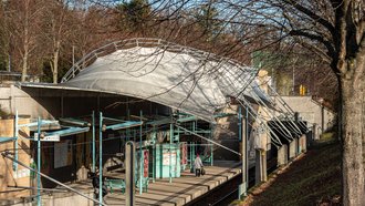 Bild zeigt die Haltestelle Waldau