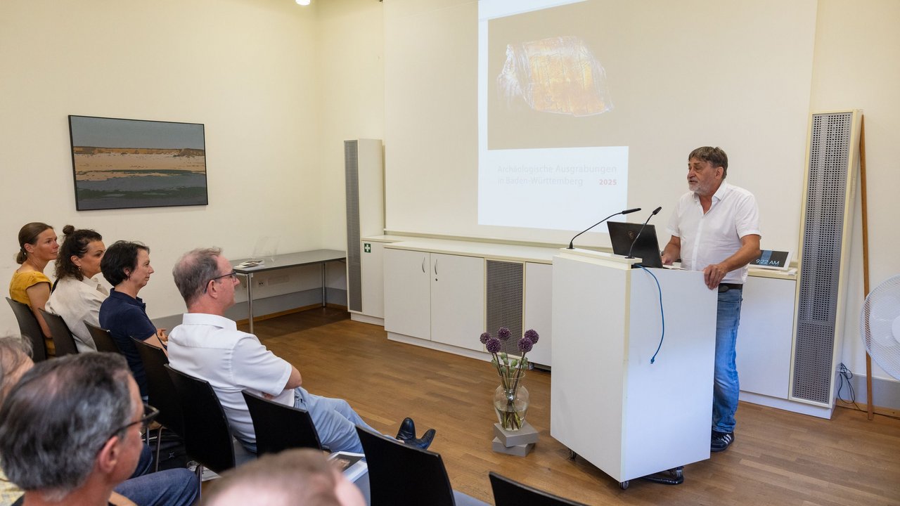 Bild zeigt Prof. Dr. Claus Wolf