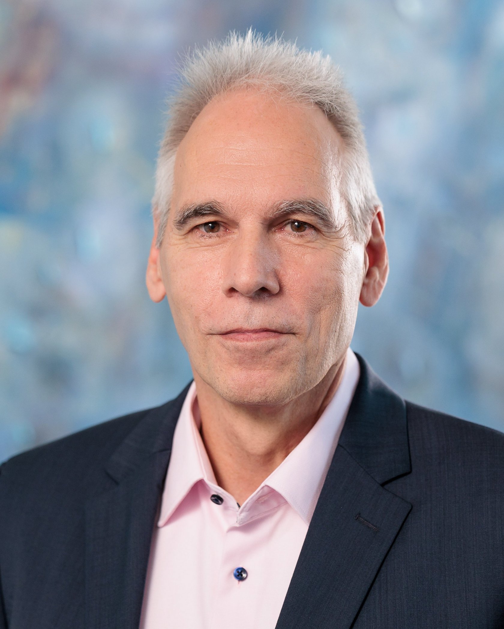 Bild zeigt Portrait von Dr. Ulrich Dura