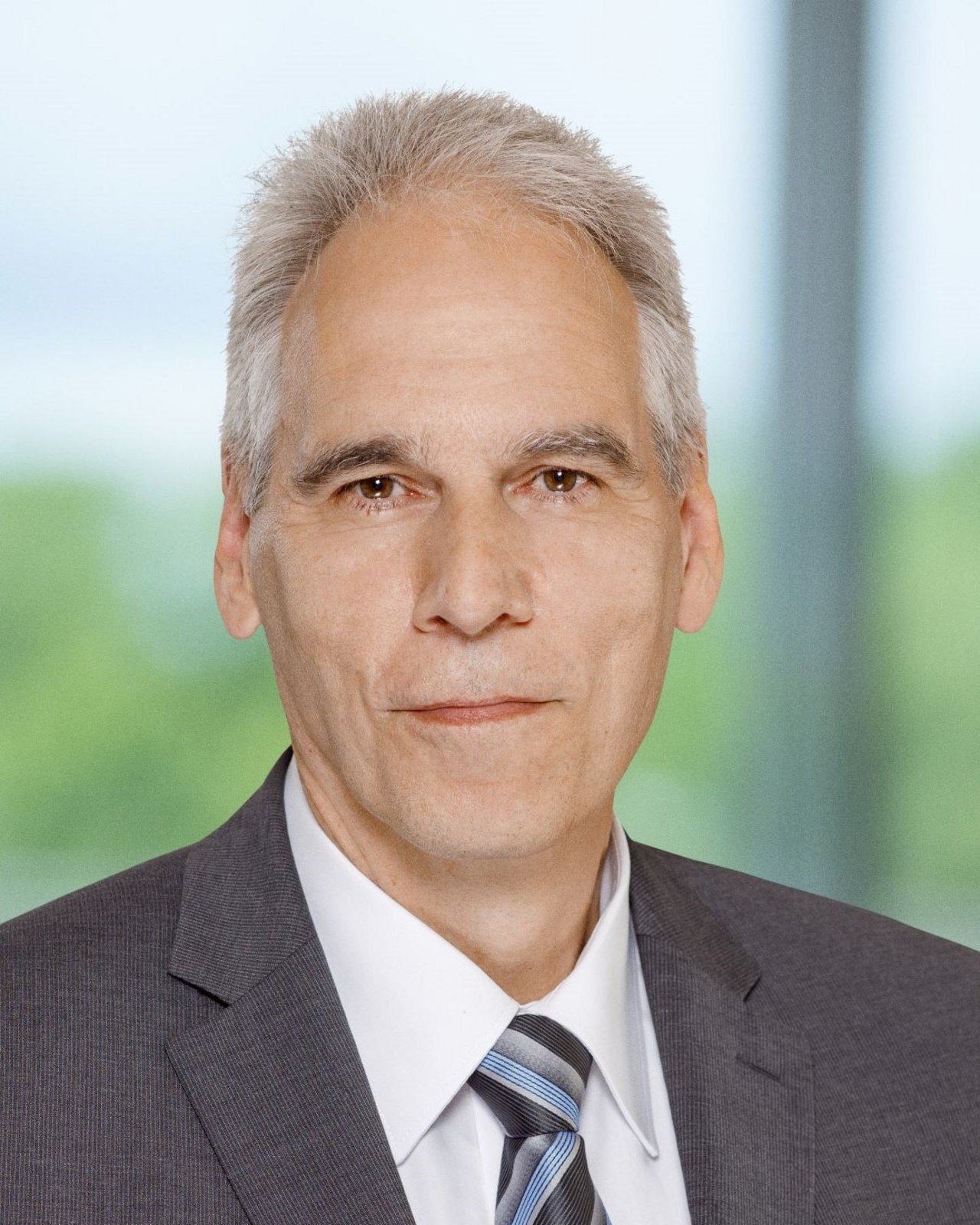Portrait von Dr. Ulrich Dura Bild zeigt Portrait von Dr. Ulrich Dura