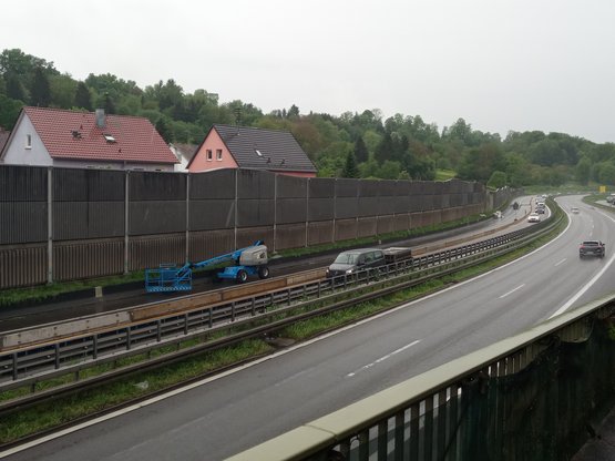B 10: Lärmschutzwand bei Ebersbach