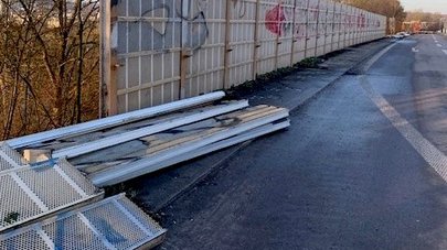 Bild zeigt den Abbau der bestehenden Lärmschutzwände