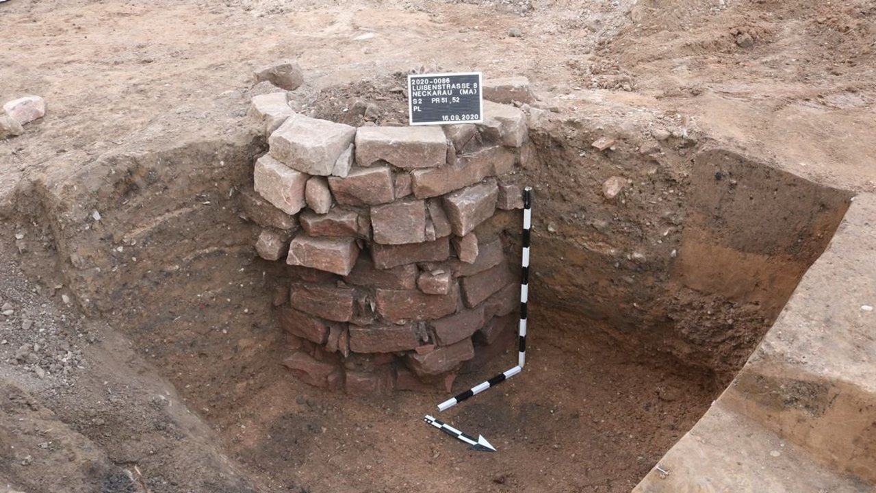 Ausgegrabener Brunnen, vermutlich aus dem ersten Drittel des 19. Jh.